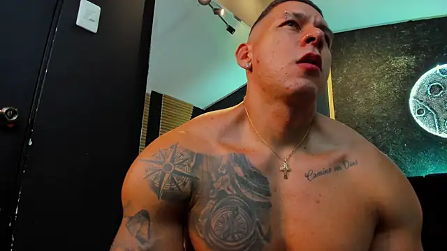 Snapshot of MassimoWalton2 chatting on January 2025 02:35:02 AM MassimoWalton2 online show from January 2025 02:35:02 AM