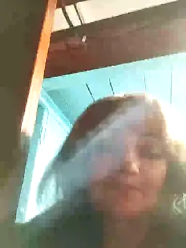 SweetLeila40 online show from December 2024 09:43:01 PM