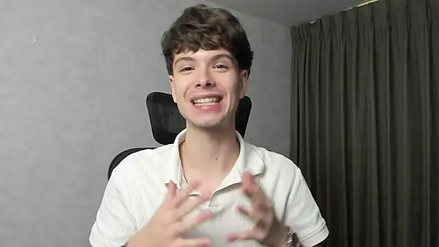 Snapshot of calvin_love_you chatting on March 2026 05:15:01 PM calvin love you online show from March 2026 05:15:01 PM