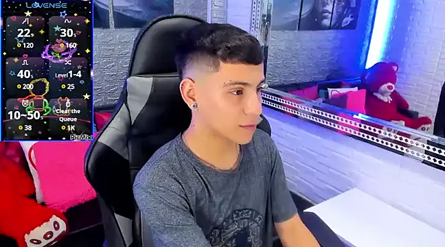 salvadorgomezx online show from December 2024 09:39:02 PM