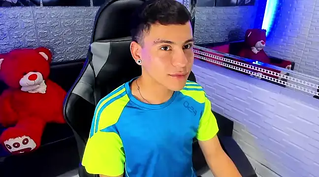 salvadorgomezx online show from December 2024 12:29:01 AM