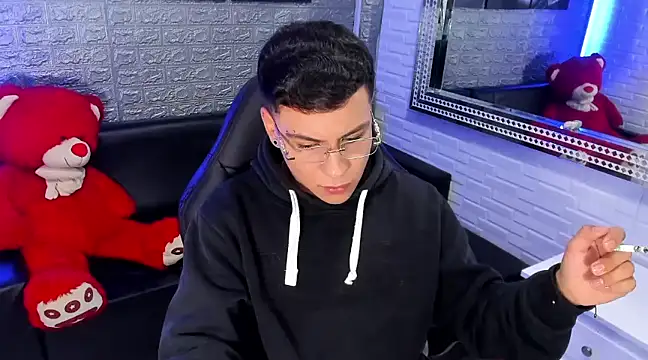 salvadorgomezx online show from February 2025 03:32:02 AM