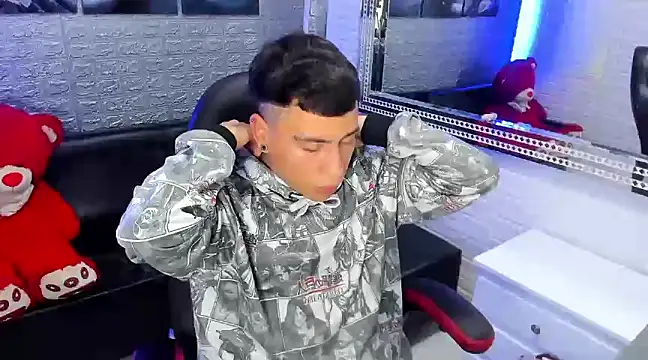 salvadorgomezx online show from February 2025 08:55:02 AM