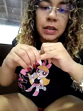 Snapshot of VitoriaFernandes chatting on February 2026 03:22:01 PM VitoriaFernandes online show from February 2026 03:22:01 PM