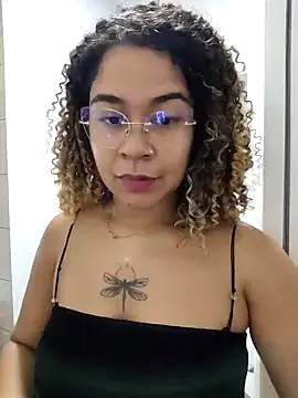 Snapshot of VitoriaFernandes chatting on February 2026 09:44:02 PM VitoriaFernandes online show from February 2026 09:44:02 PM