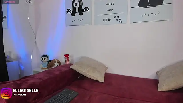 ElleGisellee online show from February 2026 01:20:02 AM