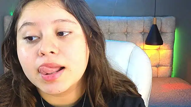 Laia and Aloby online show from January 2025 07:32:01 PM