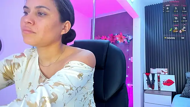 Snapshot of natasha__jackson chatting on December 2025 12:43:02 PM natasha jackson online show from December 2025 12:43:02 PM