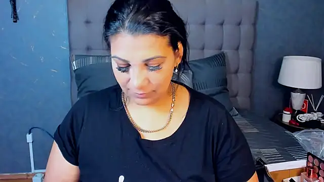 Snapshot of AmyCubes chatting on November 2025 07:19:02 AM AmyCubes online show from November 2025 07:19:02 AM