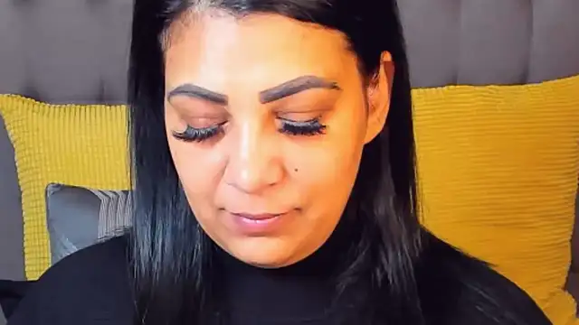 Snapshot of AmyCubes chatting on February 2026 03:48:01 AM AmyCubes online show from February 2026 03:48:01 AM