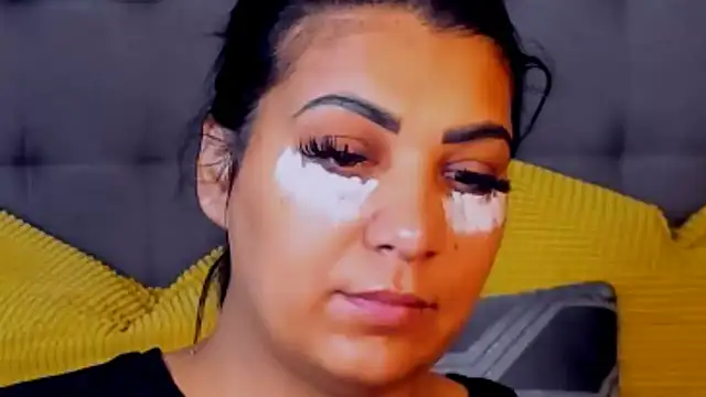 Snapshot of AmyCubes chatting on February 2026 04:05:02 AM AmyCubes online show from February 2026 04:05:02 AM