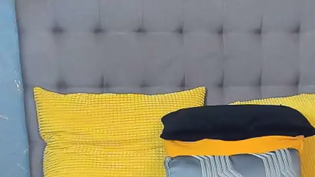 Snapshot of AmyCubes chatting on February 2026 04:42:01 AM AmyCubes online show from February 2026 04:42:01 AM