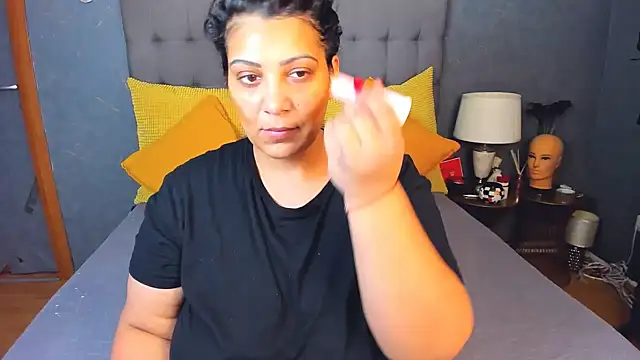 Snapshot of AmyCubes chatting on February 2026 05:52:01 AM AmyCubes online show from February 2026 05:52:01 AM