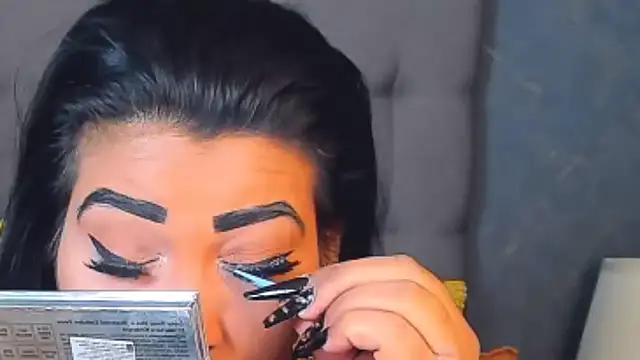 Snapshot of AmyCubes chatting on February 2026 04:33:02 AM AmyCubes online show from February 2026 04:33:02 AM