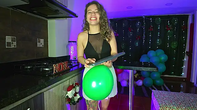 Snapshot of oriana_thomson2 chatting on December 2024 02:36:02 AM oriana thomson2 online show from December 2024 02:36:02 AM