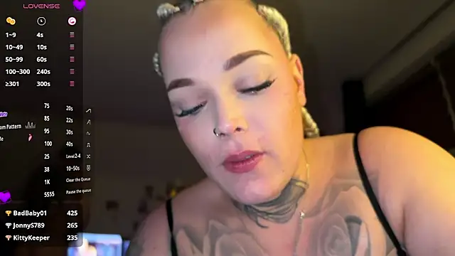 Snapshot of elina_may chatting on February 2025 09:33:02 PM elina may online show from February 2025 09:33:02 PM