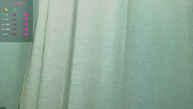 Snapshot of SkarlettRose96 chatting on October 2025 05:23:02 PM SkarlettRose96 online show from October 2025 05:23:02 PM