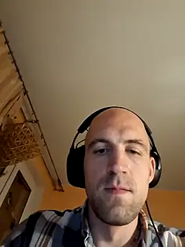 Kulokas online show from October 2025 09:57:01 PM