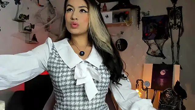 Alaia Love77 online show from October 2025 10:12:02 PM