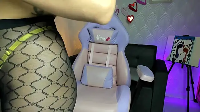 Alaia Love77 online show from February 2026 08:40:02 PM