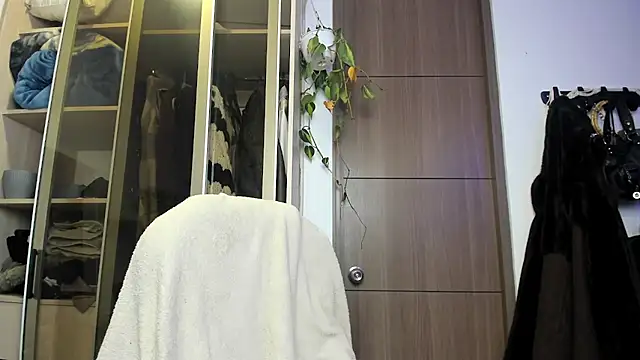 santy-kitty online show from March 2025 05:53:01 AM