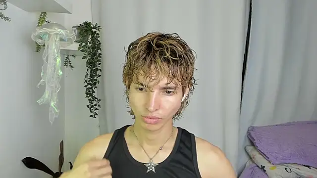 santy-kitty online show from October 2025 01:15:01 AM