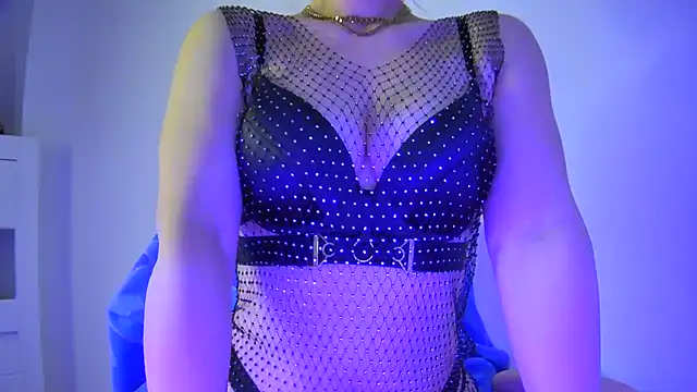 Sissy-Bee online show from May 2026 06:01:01 PM