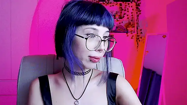 Snapshot of MoriHorri chatting on December 2024 02:09:01 AM MoriHorri online show from December 2024 02:09:01 AM