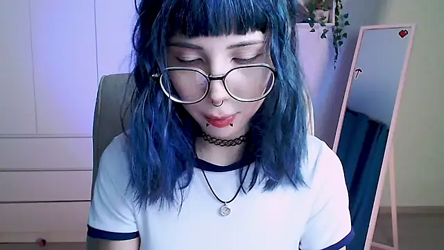 Snapshot of MoriHorri chatting on December 2024 02:57:01 AM MoriHorri online show from December 2024 02:57:01 AM