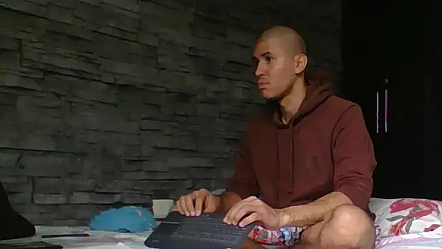 Snapshot of Sexylatin64 chatting on February 2026 02:31:01 PM Sexylatin64 online show from February 2026 02:31:01 PM