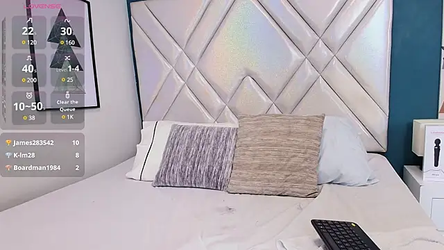 Snapshot of Lana-Gross chatting on February 2025 07:20:02 PM Lana-Gross online show from February 2025 07:20:02 PM