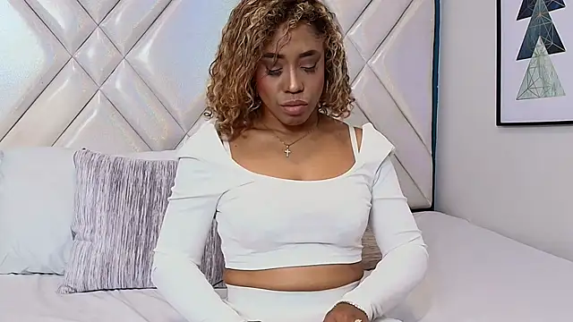 Snapshot of Lana-Gross chatting on February 2025 04:36:02 PM Lana-Gross online show from February 2025 04:36:02 PM