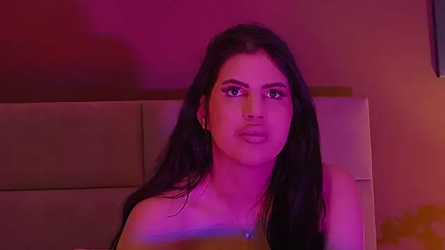 Snapshot of GiuliaHarvey chatting on February 2025 06:15:01 AM GiuliaHarvey online show from February 2025 06:15:01 AM