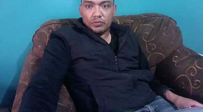 Snapshot of TUMORENO1 chatting on January 2025 10:57:02 PM TUMORENO1 online show from January 2025 10:57:02 PM