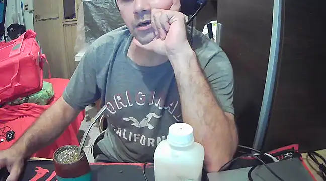 Snapshot of Lolosalvage83 chatting on March 2025 02:26:01 PM Lolosalvage83 online show from March 2025 02:26:01 PM