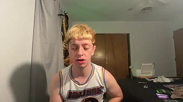 Snapshot of twentywithafelonyy chatting on December 2024 08:00:02 AM twentywithafelonyy online show from December 2024 08:00:02 AM