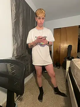 Snapshot of twentywithafelonyy chatting on January 2025 01:05:02 PM twentywithafelonyy online show from January 2025 01:05:02 PM