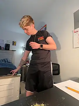 Snapshot of twentywithafelonyy chatting on February 2025 08:09:01 PM twentywithafelonyy online show from February 2025 08:09:01 PM