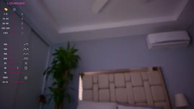 Snapshot of auroracaruso11 chatting on December 2024 06:38:02 PM auroracaruso11 online show from December 2024 06:38:02 PM