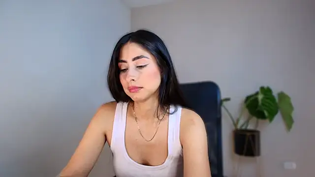 auroracaruso11 online show from December 2025 09:30:01 PM