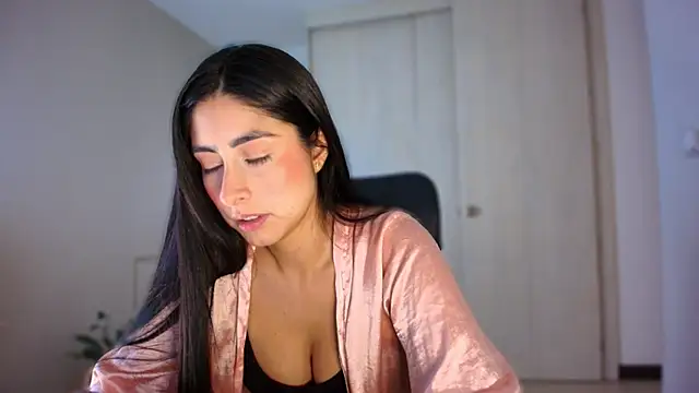 Snapshot of auroracaruso11 chatting on June 2026 08:08:02 PM auroracaruso11 online show from June 2026 08:08:02 PM