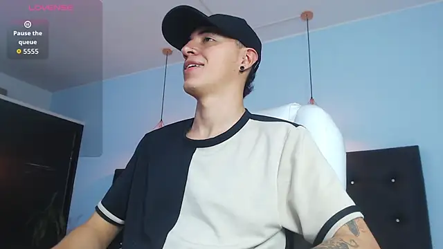 Lobo 17  online show from October 2025 03:42:02 AM