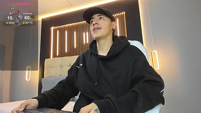 Lobo 17  online show from March 2026 03:45:02 AM