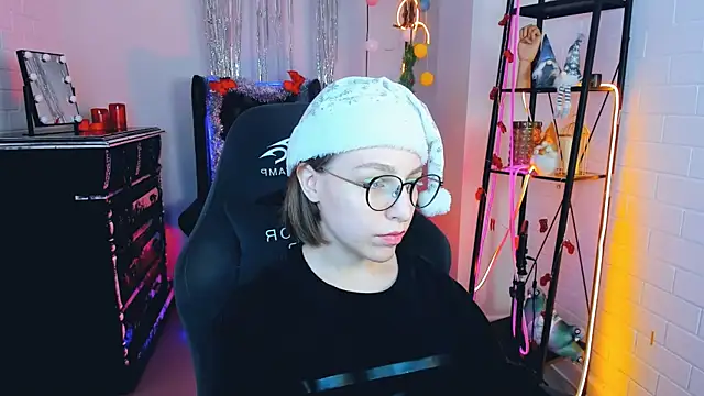 Snapshot of AphexQueen chatting on December 2024 03:17:02 PM AphexQueen online show from December 2024 03:17:02 PM