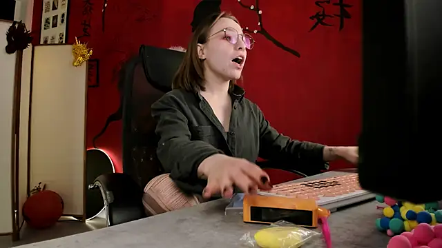 Snapshot of AphexQueen chatting on March 2025 07:20:02 PM AphexQueen online show from March 2025 07:20:02 PM