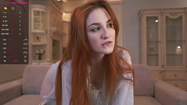 Snapshot of EsmaCrumbley chatting on February 2025 04:23:01 AM EsmaCrumbley online show from February 2025 04:23:01 AM