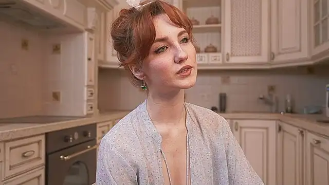 Snapshot of EsmaCrumbley chatting on February 2025 04:18:02 AM EsmaCrumbley online show from February 2025 04:18:02 AM