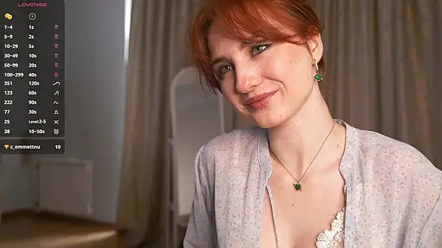 Snapshot of EsmaCrumbley chatting on March 2025 04:23:02 AM EsmaCrumbley online show from March 2025 04:23:02 AM