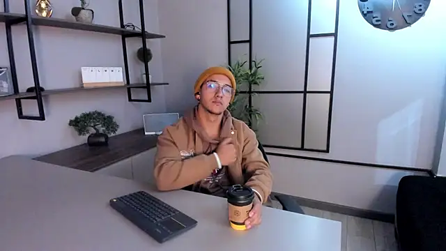 Andy Joy  online show from November 2025 11:43:01 AM