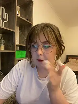 Snapshot of cinnabon_ chatting on December 2024 03:33:01 PM cinnabon online show from December 2024 03:33:01 PM